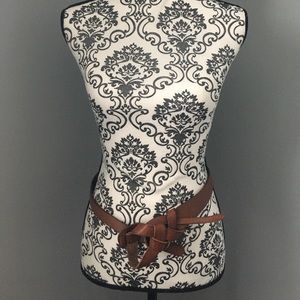 Loft leather belt with decorative design buckle